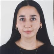 Profesora de matemáticas, inglés y lengua imparte clases a niños hasta la E.S.O